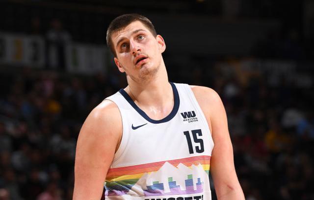 二人笑容灿 二人笑容灿