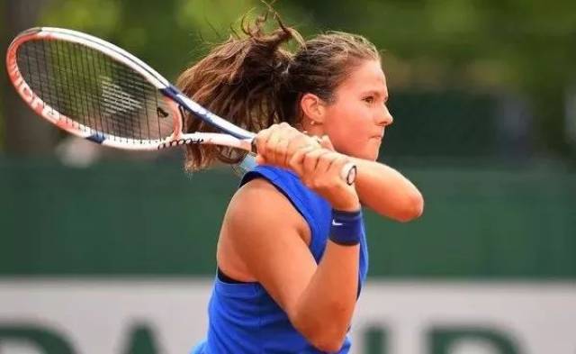 奠定了稳固 奠定了稳固